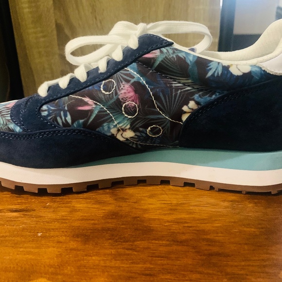 Saucony ladies runners - Picture 5 of 5